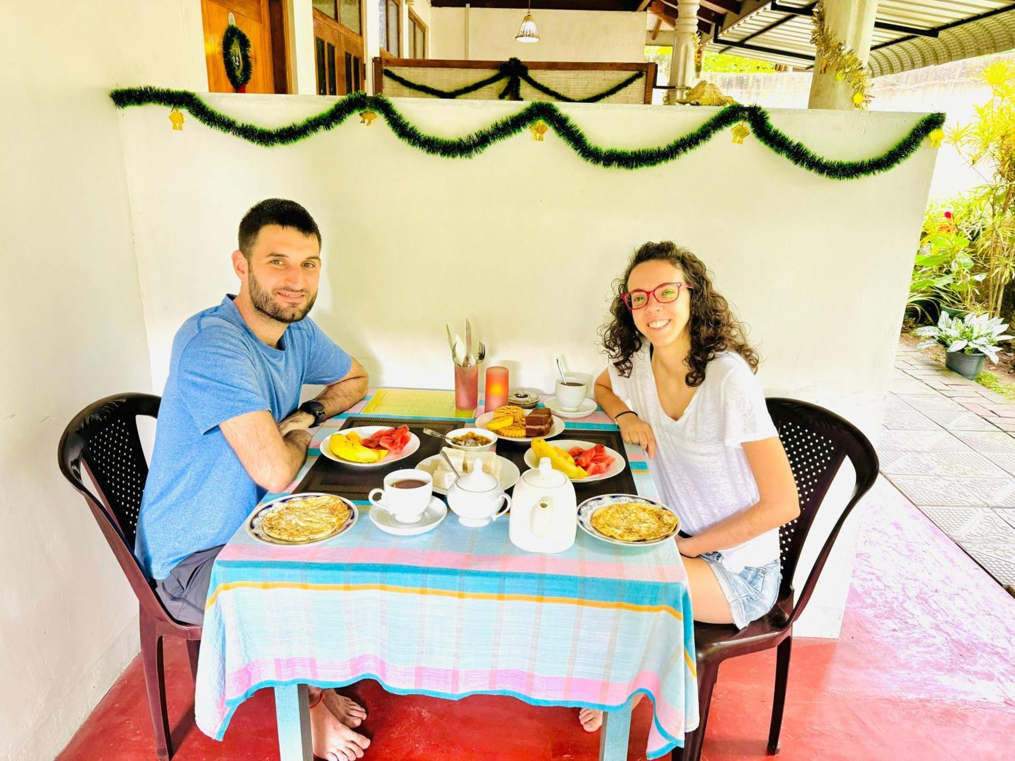 Nethmi Homestay & Restaurant Tangalle Exterior foto