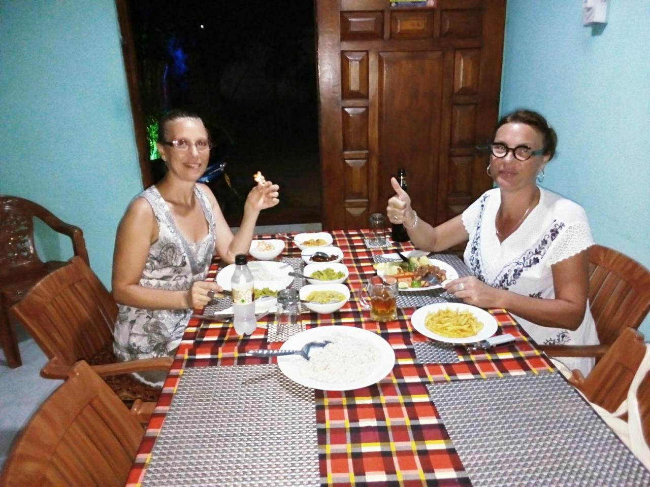 Nethmi Homestay & Restaurant Tangalle Exterior foto