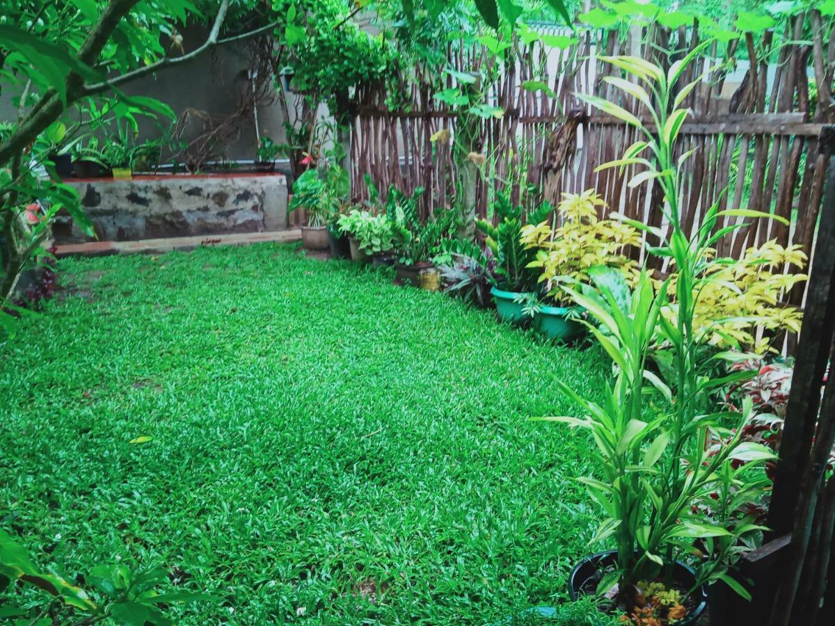 Nethmi Homestay & Restaurant Tangalle Exterior foto